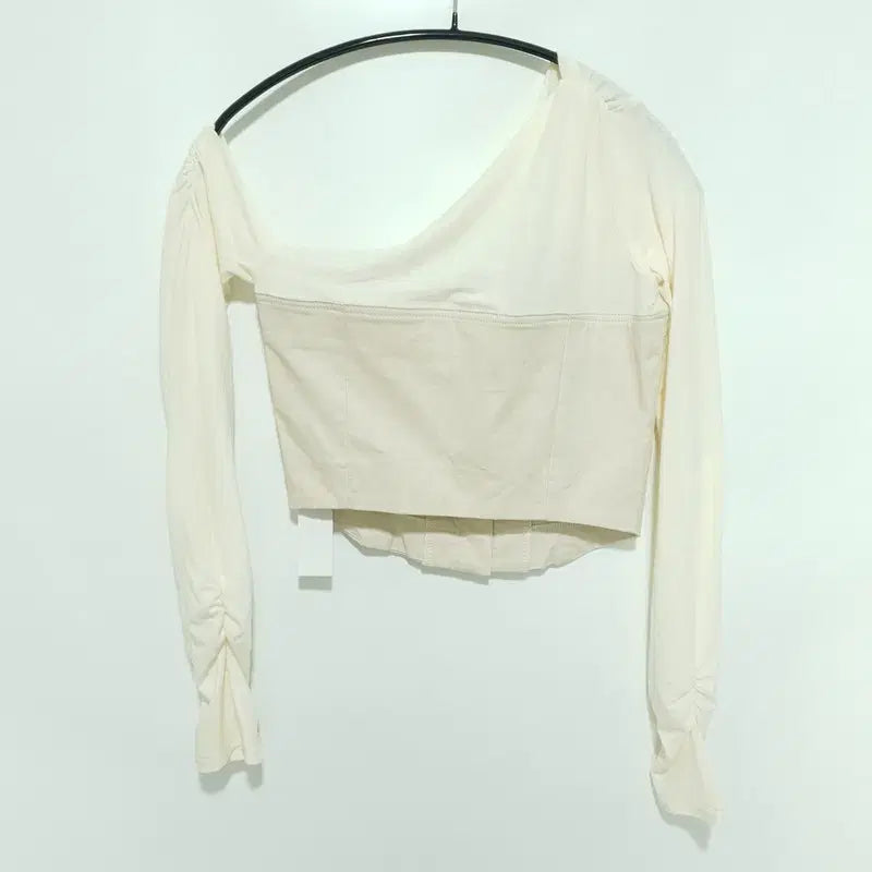 [BUNJANG] Unbranded Ruffled One-Shoulder Crop Top / 셔링 원숄더 핑거홀 배색 크롭 티 S_M0135