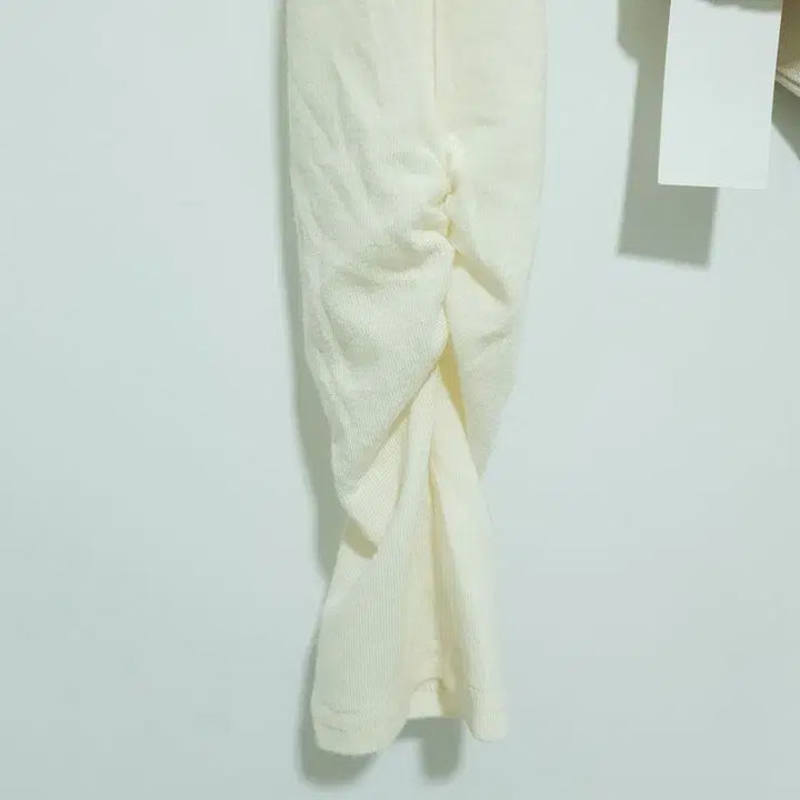 [BUNJANG] Unbranded Ruffled One-Shoulder Crop Top / 셔링 원숄더 핑거홀 배색 크롭 티 S_M0135