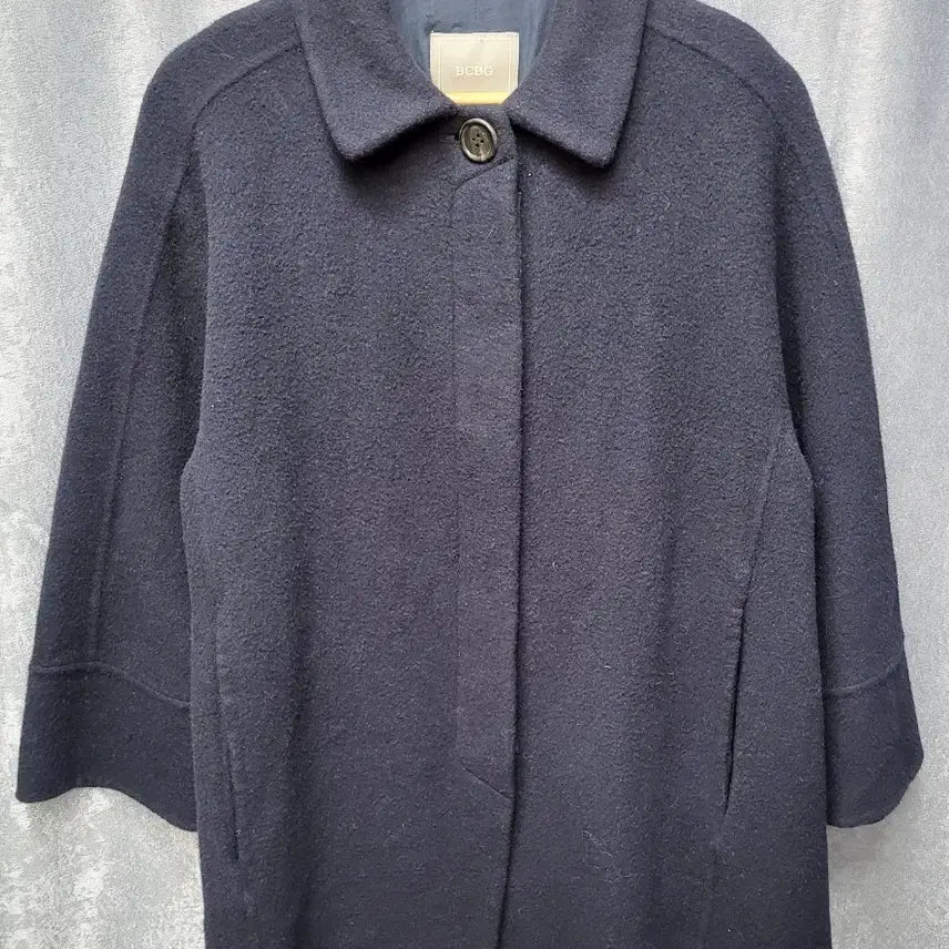 [SOLD OUT] BCBG 앙고라 혼방 네이비 루즈핏 하프 코트