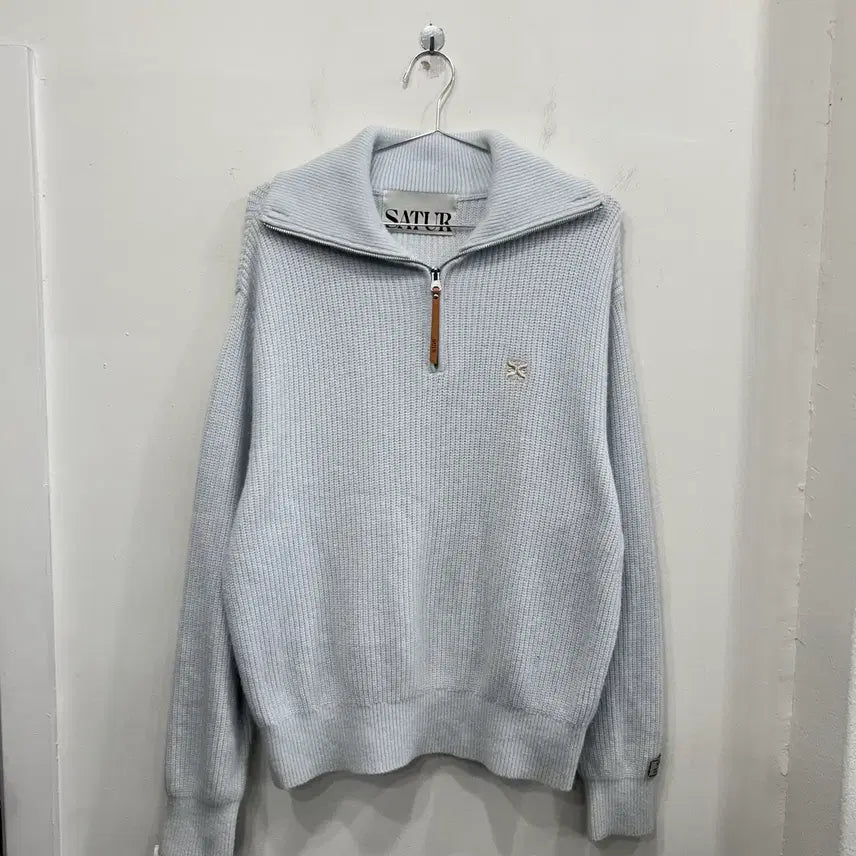 [BUNJANG] Sae-teo Small Logo Angora Half-Zip Knit / 새터 스몰로고 하이넥 카라 앙고라 반집업 니트