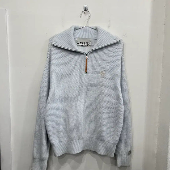 [BUNJANG] Sae-teo Small Logo Angora Half-Zip Knit / 새터 스몰로고 하이넥 카라 앙고라 반집업 니트