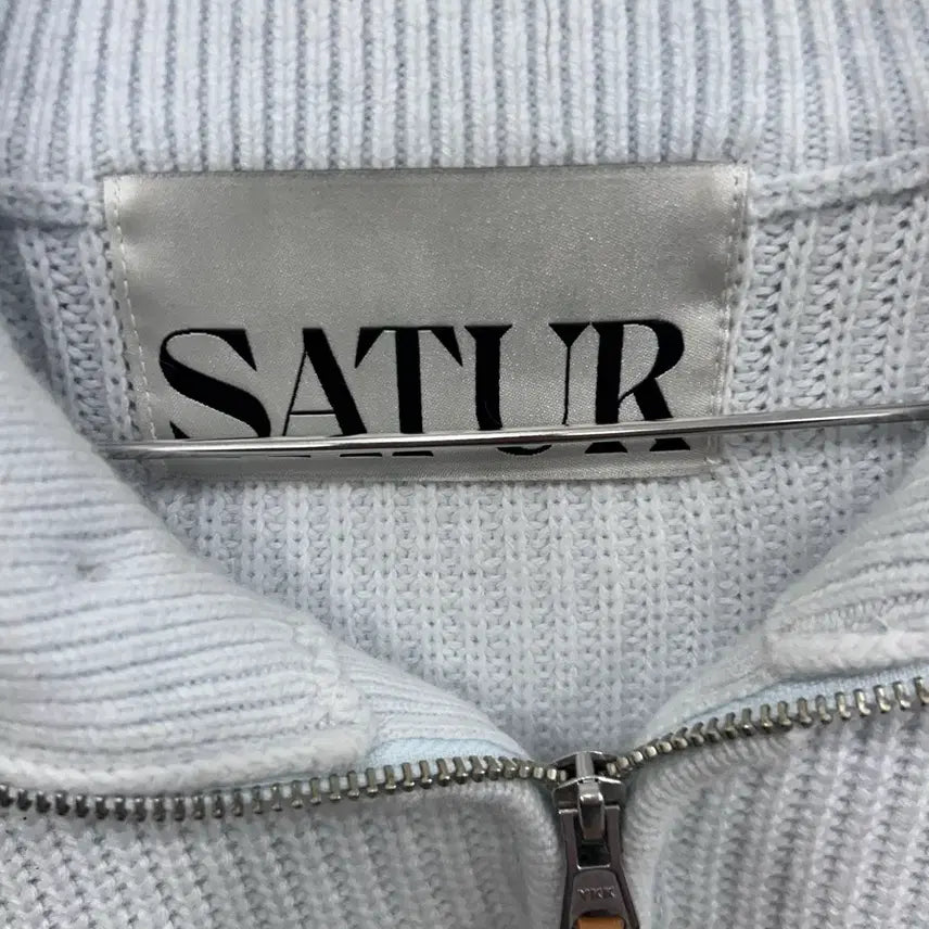 [BUNJANG] Sae-teo Small Logo Angora Half-Zip Knit / 새터 스몰로고 하이넥 카라 앙고라 반집업 니트