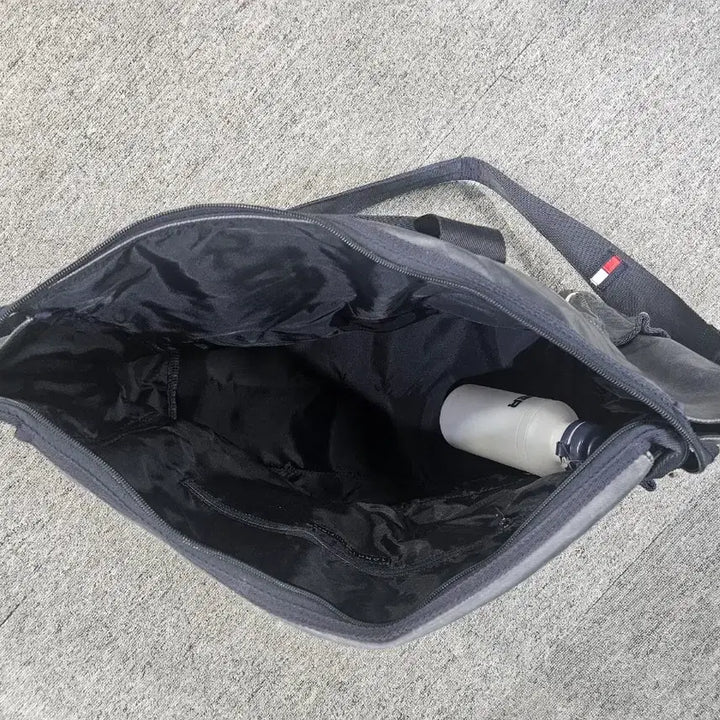 [BUNJANG] Tommy Hilfiger Duffel Bag + Water Bottle / 타미힐피거 더플백 + 사은품 물통