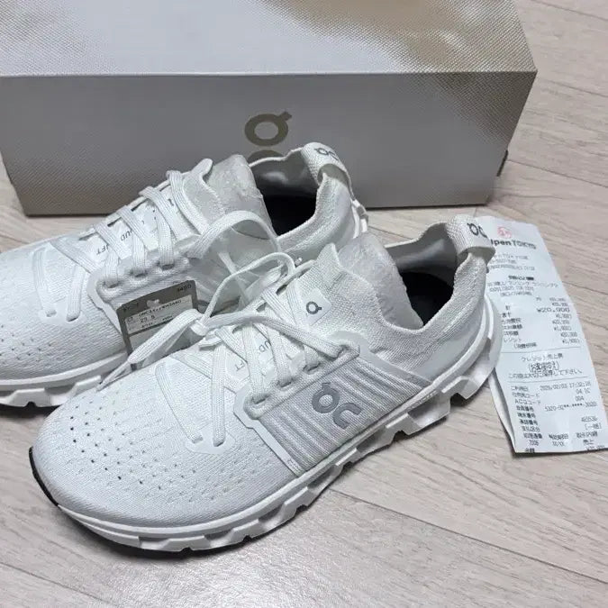 [SOLD OUT] (새제품)온러닝 클라우드스위프트4 235 런닝화