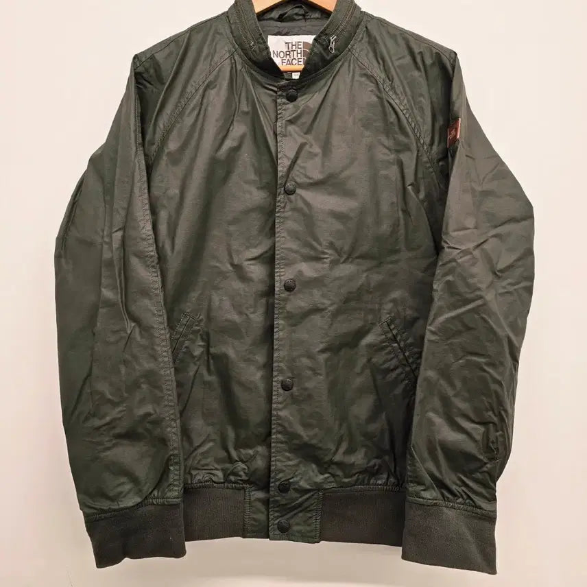 [SOLD OUT] 노스페이스 화이트라벨 코팅 버튼 봄버자켓.싸이즈 100~105