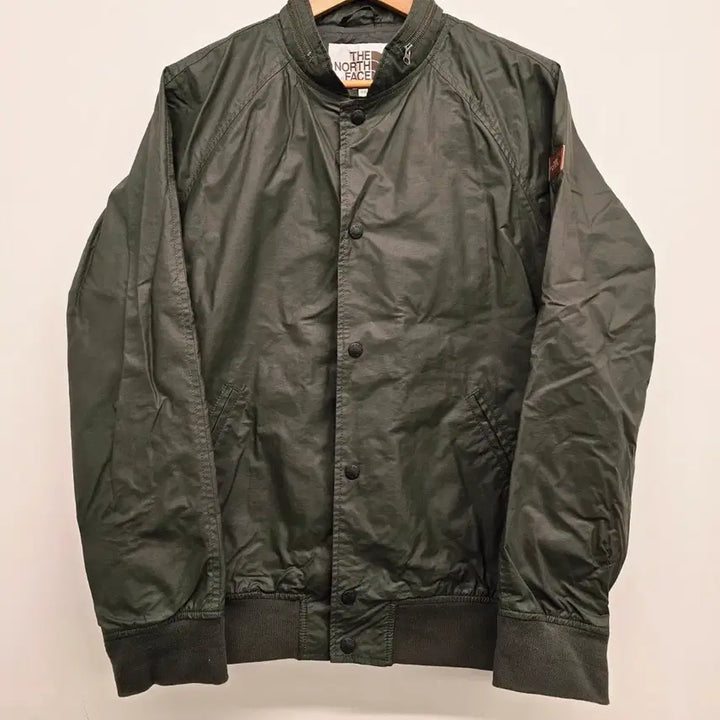 [SOLD OUT] 노스페이스 화이트라벨 코팅 버튼 봄버자켓.싸이즈 100~105