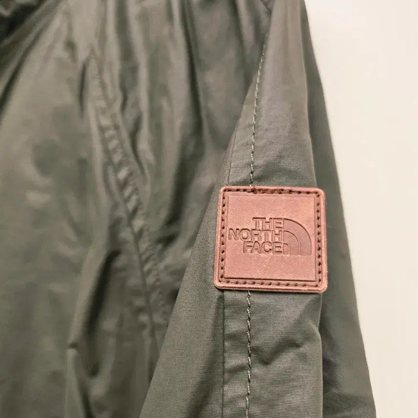 [SOLD OUT] 노스페이스 화이트라벨 코팅 버튼 봄버자켓.싸이즈 100~105