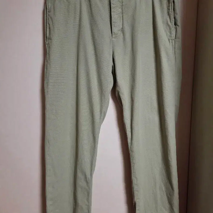[SOLD OUT] 이태리 YCHAI 이카이 베이지 테이퍼드핏 남성팬츠