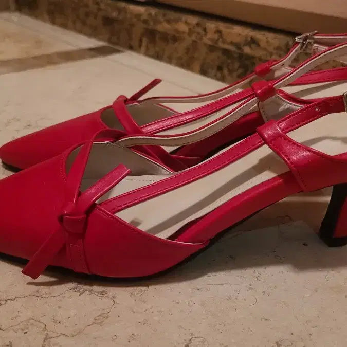 [BUNJANG] reddot Pumps Heel Strap Sandals Red / reddot. 펌프스 힐 스트랩 샌들 레드