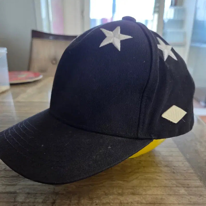 [SOLD OUT] 스테레오 바이널스 별 자수 블랙 볼캡