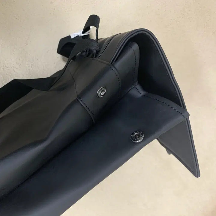 [BUNJANG] Rains MSN Backpack (Black) Waterproof Backpack / 레인스 Rains MSN 백팩(블랙) 방수백팩 직장인백팩 가방