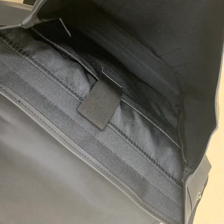 [BUNJANG] Rains MSN Backpack (Black) Waterproof Backpack / 레인스 Rains MSN 백팩(블랙) 방수백팩 직장인백팩 가방