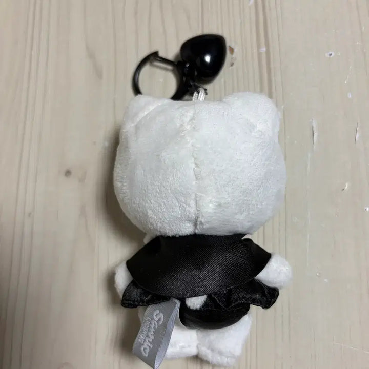 [BUNJANG] Sanrio Hello Kitty Black Heart 8cm Keyring / 미사용 정품) 산리오 헬로키티 블랙하트 8cm 인형 키링