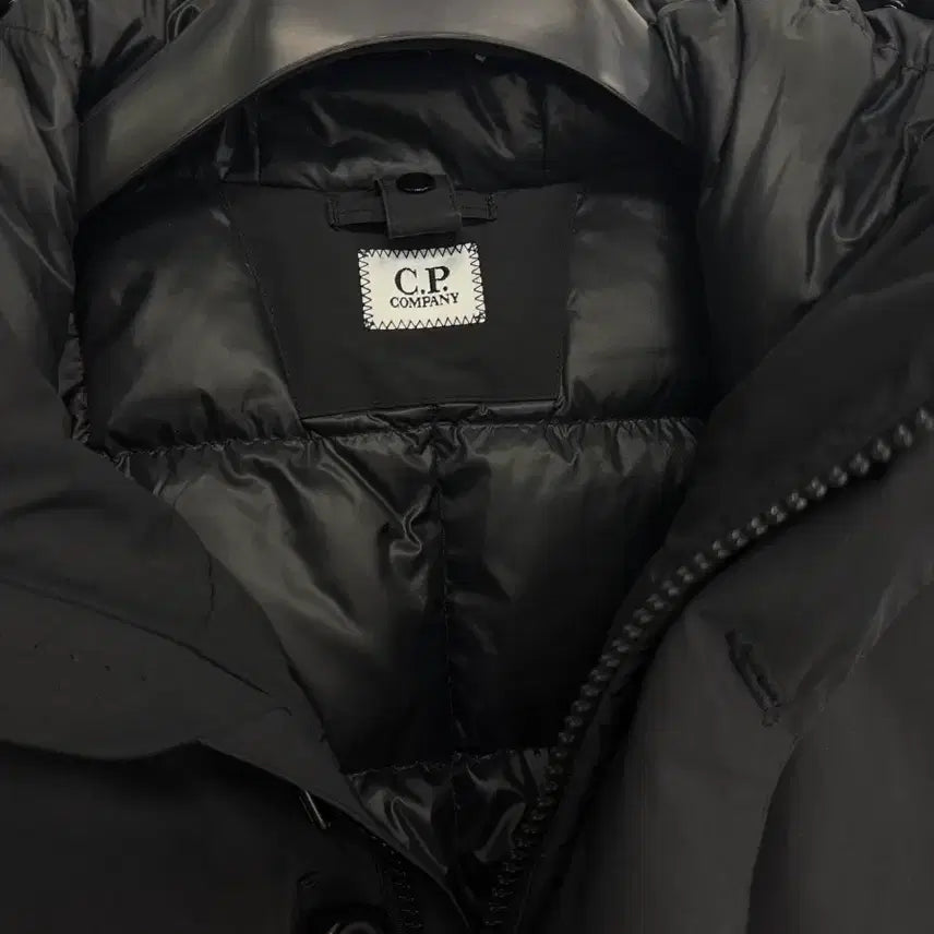 [BUNJANG] CP Company Padded Jacket Black [Size L] / 25fw cp컴퍼니 패딩 블랙 [L사이즈]