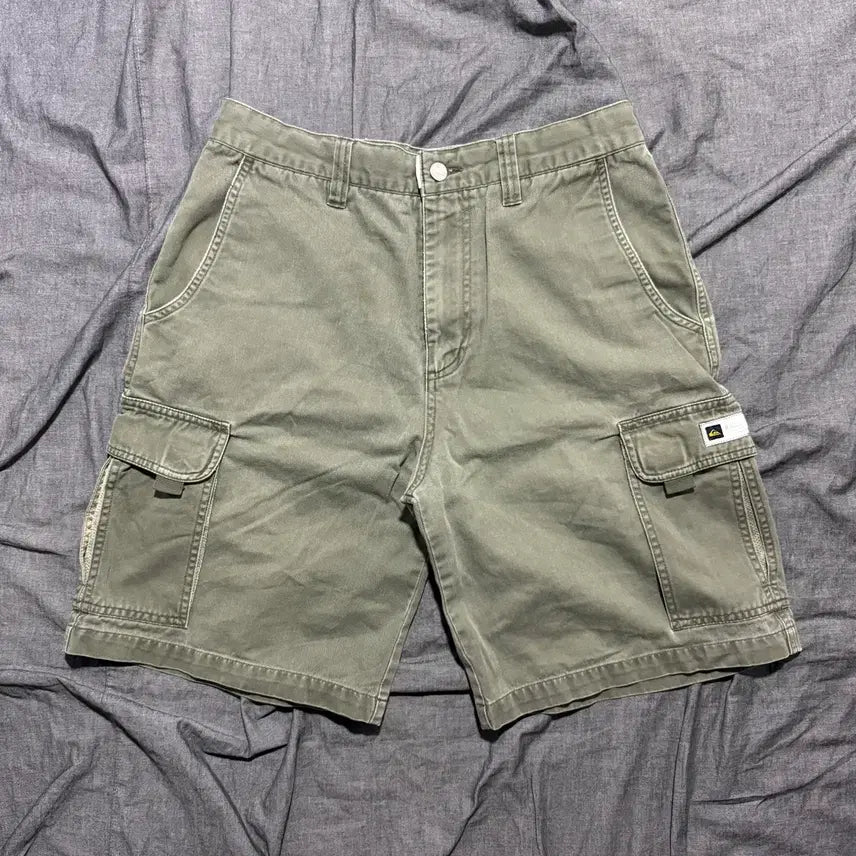 [BUNJANG] Quicksilver Cargo Shorts Size 31 / Quicksilver Cargo Shorts Sz 31