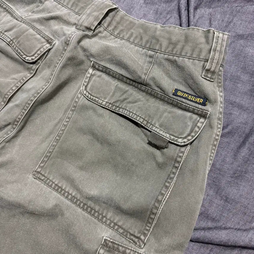 [BUNJANG] Quicksilver Cargo Shorts Size 31 / Quicksilver Cargo Shorts Sz 31