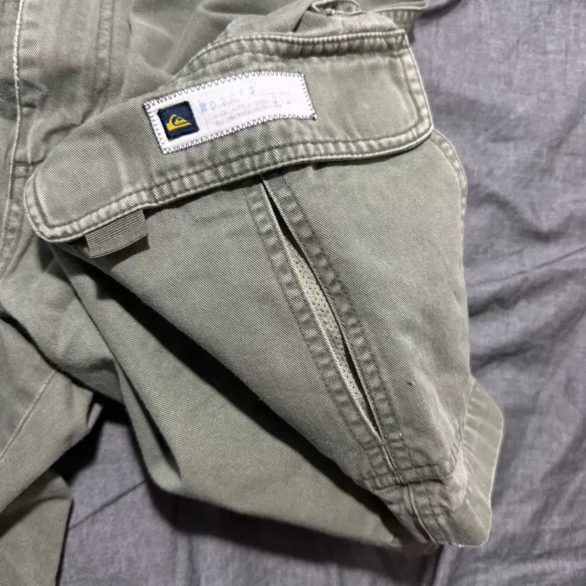 [BUNJANG] Quicksilver Cargo Shorts Size 31 / Quicksilver Cargo Shorts Sz 31