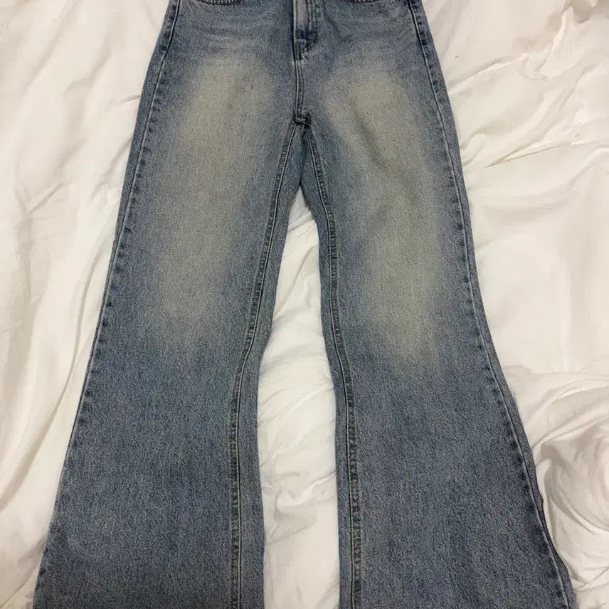 [BUNJANG] Three Quarter Mid-Wash Denim Jeans / 쓰리쿼터 와이드 봄 중청 데님