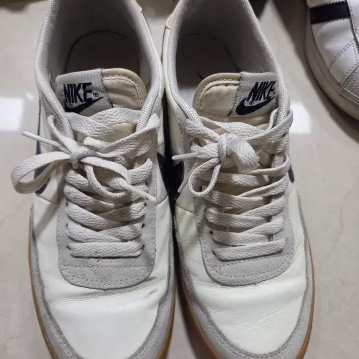 [SOLD OUT] 나이키 킬샷 흰/남 스니커즈 운동화 255