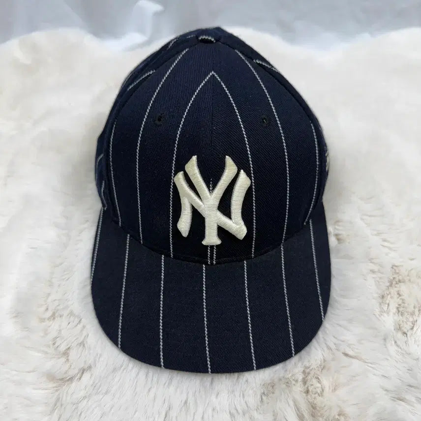 [BUNJANG] New Era New York Yankees Pinstripe Cap Navy / 56cm) 뉴에라 뉴욕양키스 핀스트라이프 캡 네이비
