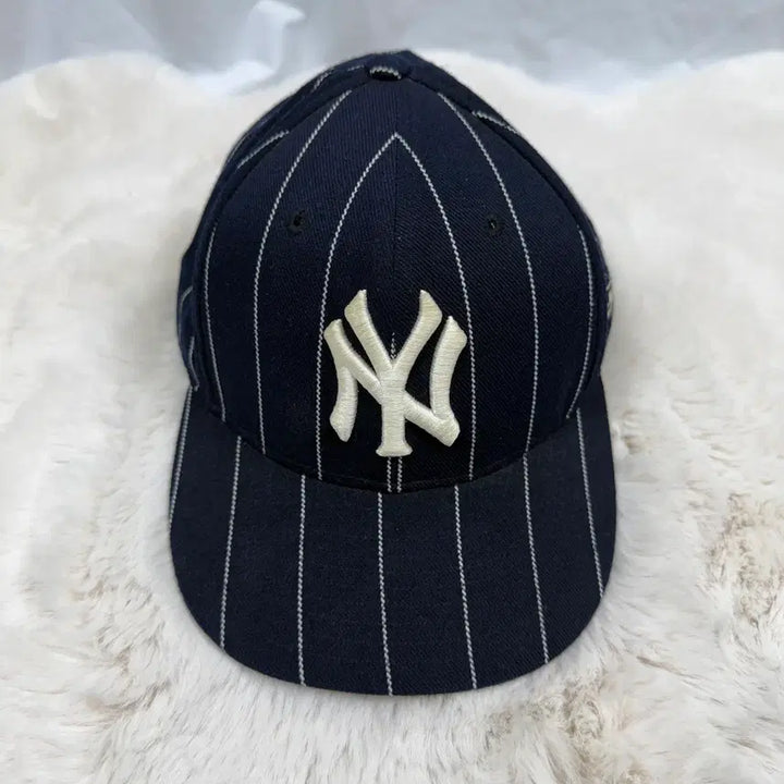 [BUNJANG] New Era New York Yankees Pinstripe Cap Navy / 56cm) 뉴에라 뉴욕양키스 핀스트라이프 캡 네이비