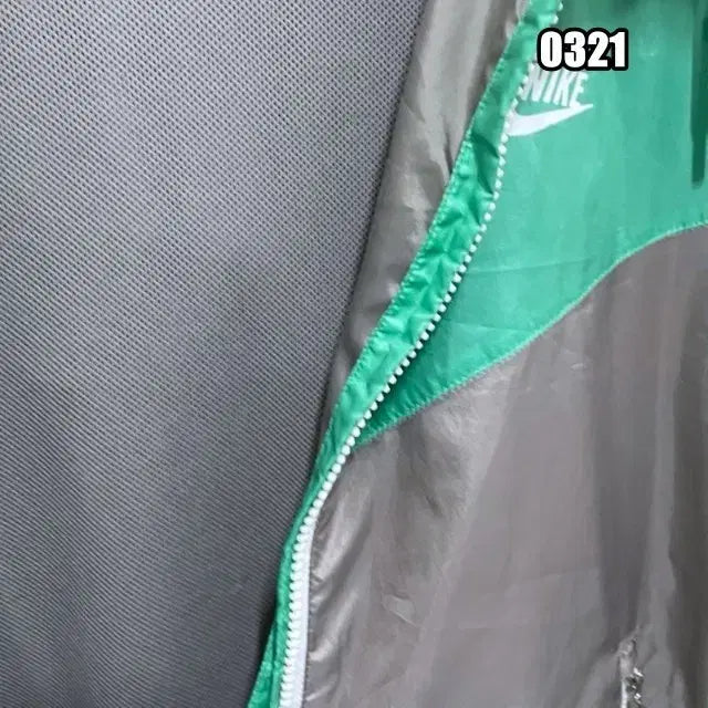 [BUNJANG] Nike Windrunner Hooded Windbreaker Jacket / L 나이키 윈드런너 후드 바람막이 자켓