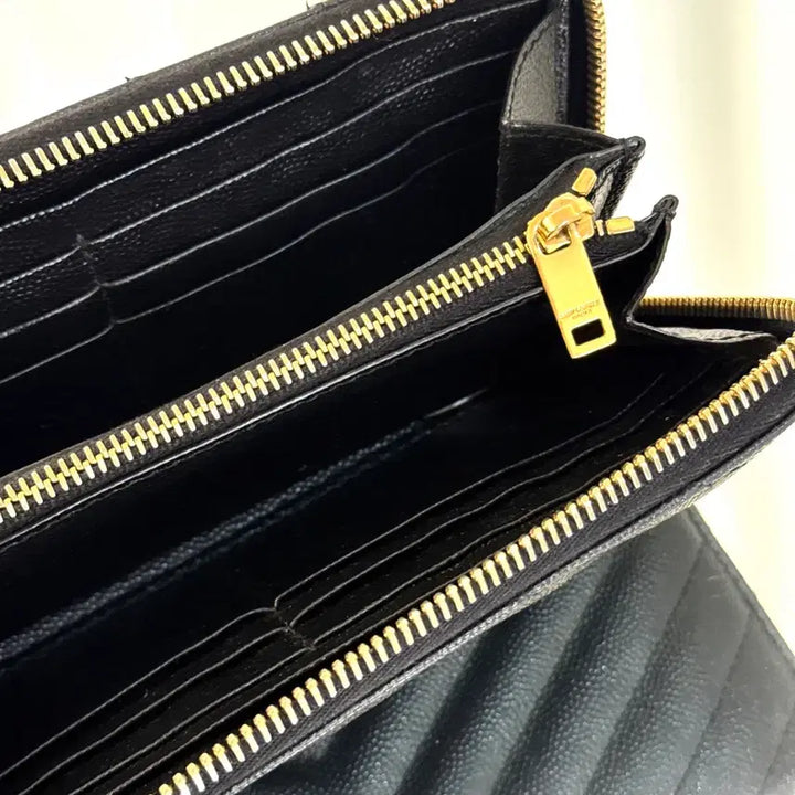 [BUNJANG] Yves Saint Laurent Compact Zip Around Long Wallet / 입생로랑 지퍼돌이 컴팩트 장지갑
