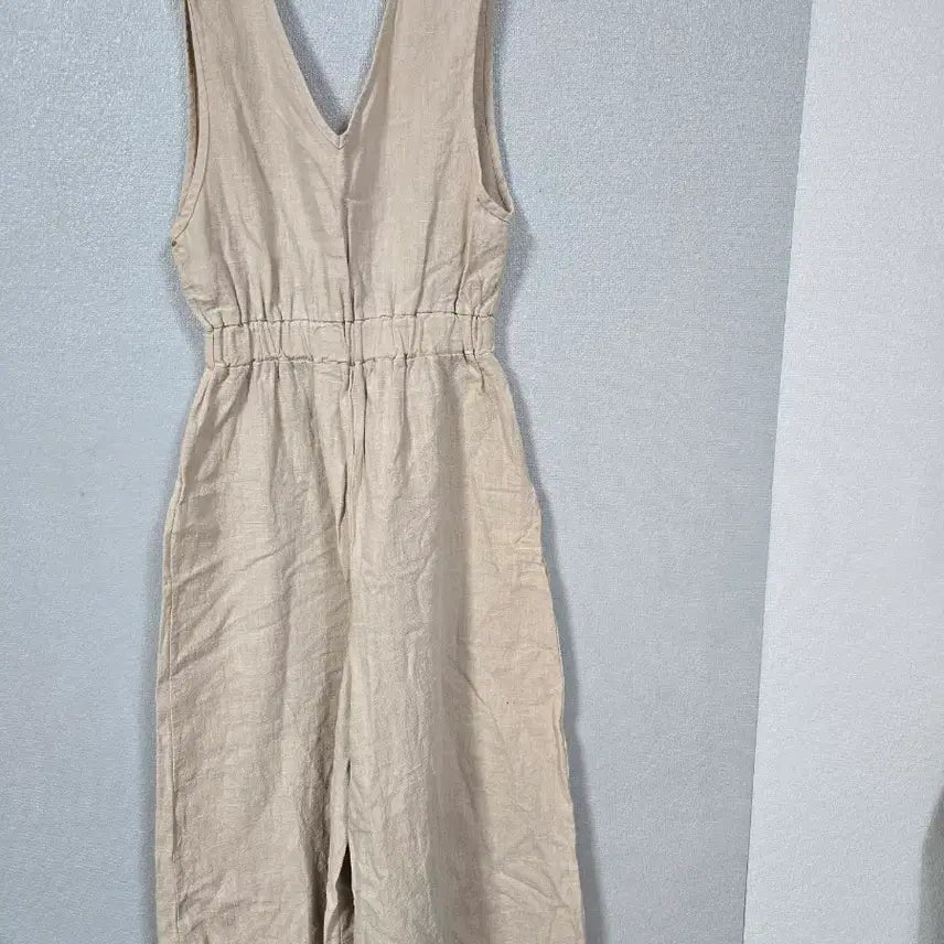 [BUNJANG] Linen V-neck Sleeveless Jumpsuit / 린넨 브이넥 민소매 와이더 점퍼슈트 55~66