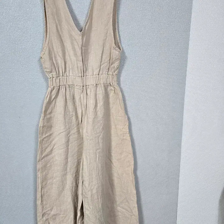 [BUNJANG] Linen V-neck Sleeveless Jumpsuit / 린넨 브이넥 민소매 와이더 점퍼슈트 55~66