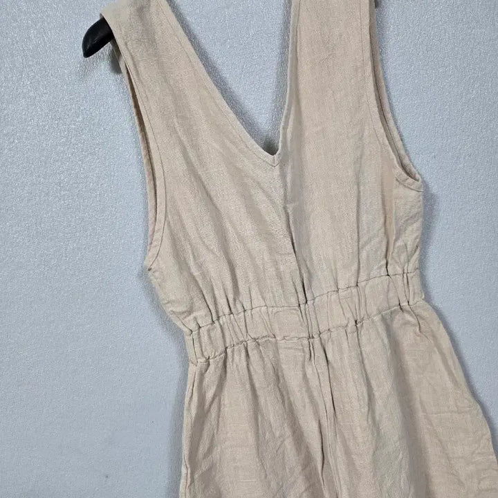 [BUNJANG] Linen V-neck Sleeveless Jumpsuit / 린넨 브이넥 민소매 와이더 점퍼슈트 55~66