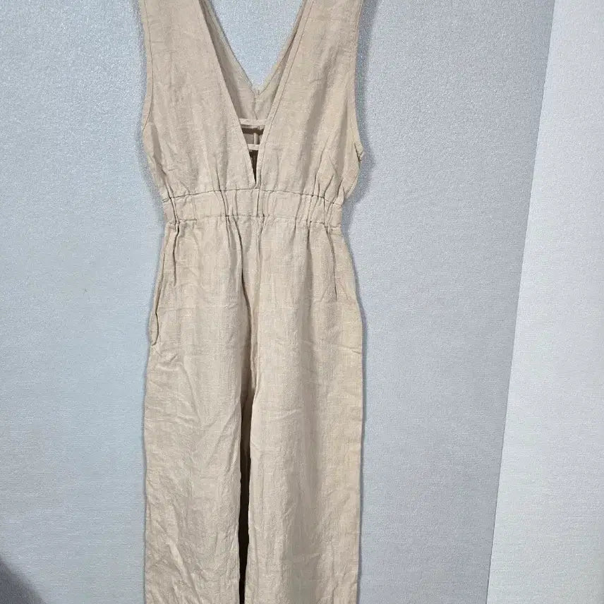 [BUNJANG] Linen V-neck Sleeveless Jumpsuit / 린넨 브이넥 민소매 와이더 점퍼슈트 55~66