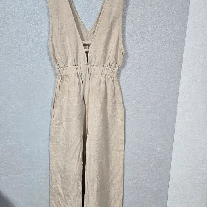 [BUNJANG] Linen V-neck Sleeveless Jumpsuit / 린넨 브이넥 민소매 와이더 점퍼슈트 55~66