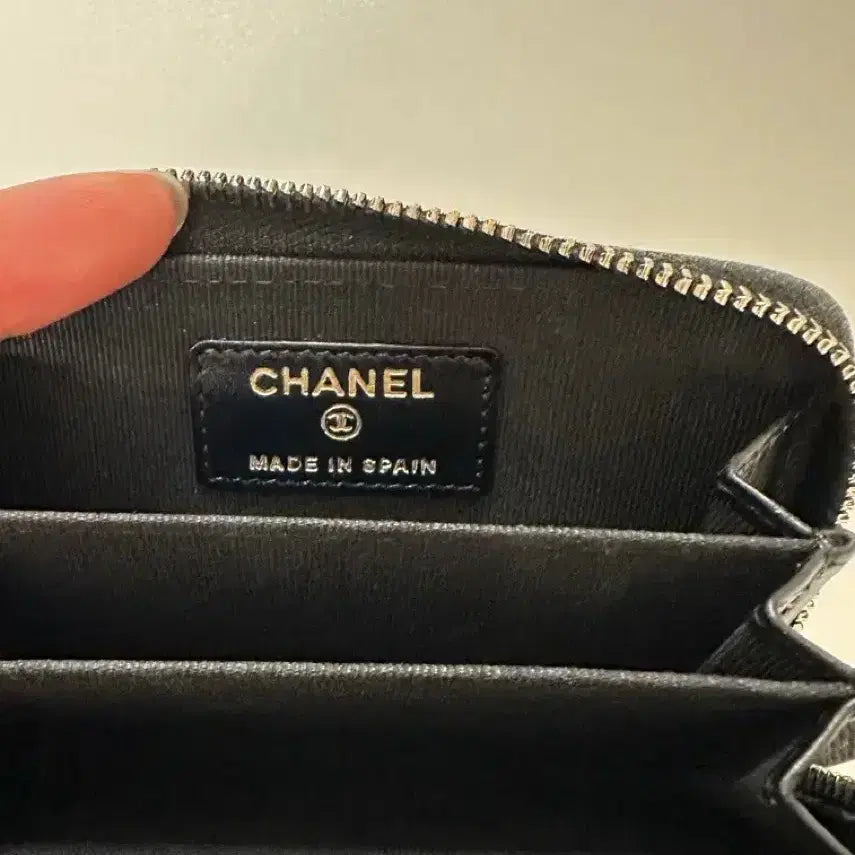 [BUNJANG] Chanel Classic Zipped Coin Purse / 샤넬 클래식 지퍼 동전지갑 그레인드 카프스킨