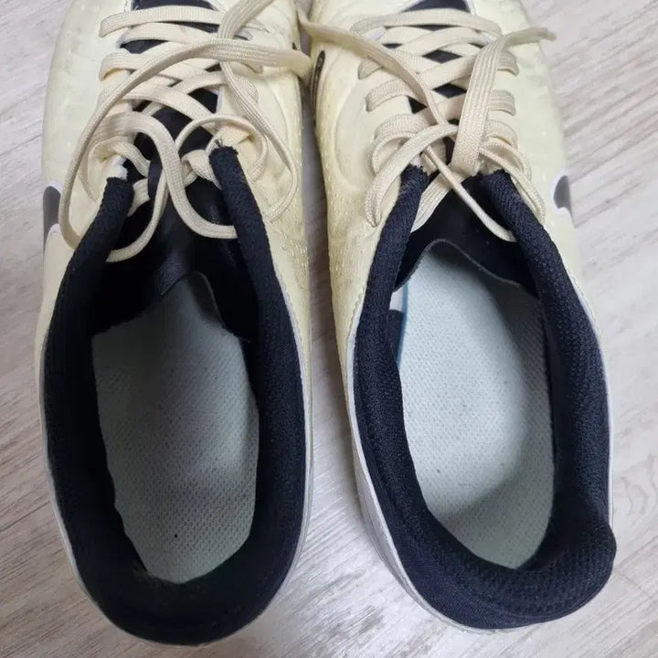 [BUNJANG] Nike Tiempo Ivory Football Boots 240 / 나이키 티엠포 축구화 아이보리색240