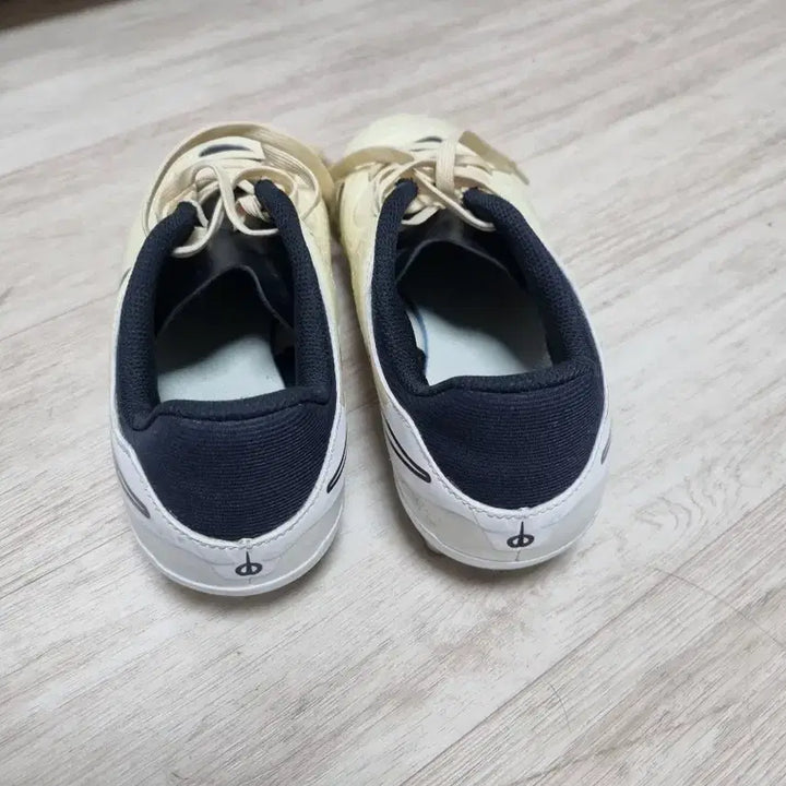 [BUNJANG] Nike Tiempo Ivory Football Boots 240 / 나이키 티엠포 축구화 아이보리색240