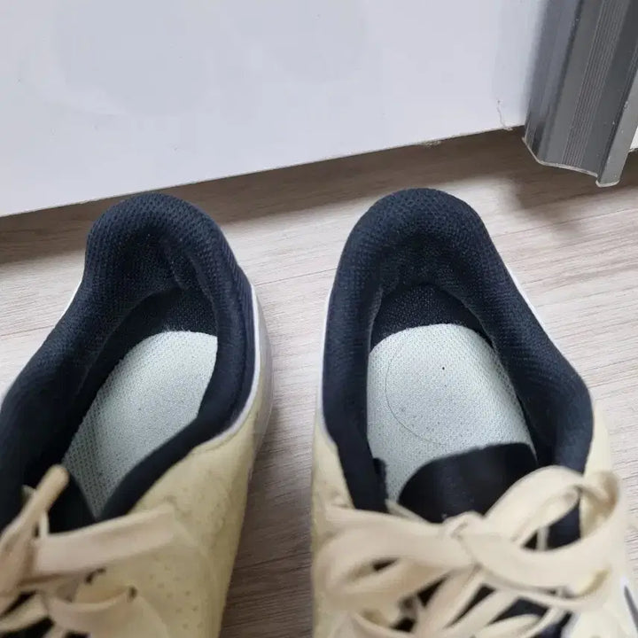[BUNJANG] Nike Tiempo Ivory Football Boots 240 / 나이키 티엠포 축구화 아이보리색240