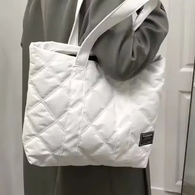 [BUNJANG] White Quilted Tote Shoulder Bag / 화이트 퀼팅 누빔 토트백 숄더백 수납력 좋아요