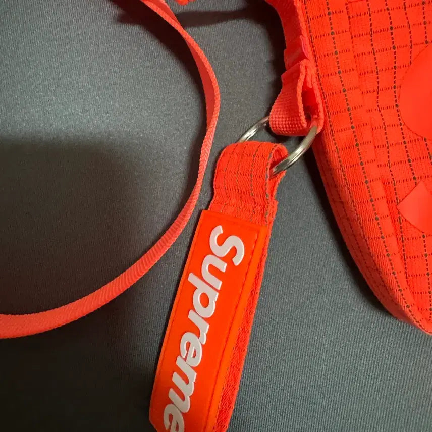 [BUNJANG] Supreme Shoulder Bag Orange 24SS + Supreme Ripstop Keychain Orange / 슈프림 숄더백 오렌지 - 24SS + 슈프림 립스탑 키체인 오렌지 - 2
