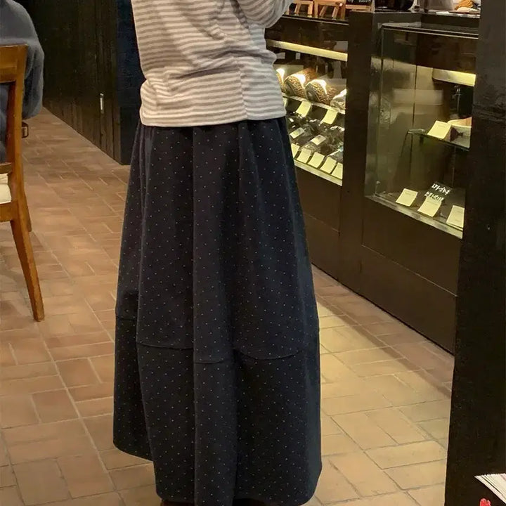[SOLD OUT] 데일리쥬 디케인 도트 플레어 기모 밴딩 롱 스커트 치마 네이비