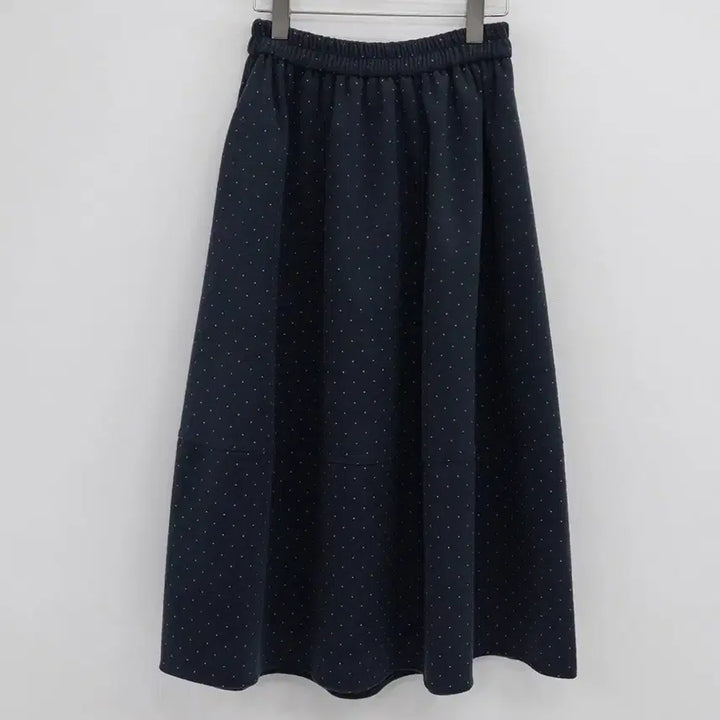 [SOLD OUT] 데일리쥬 디케인 도트 플레어 기모 밴딩 롱 스커트 치마 네이비