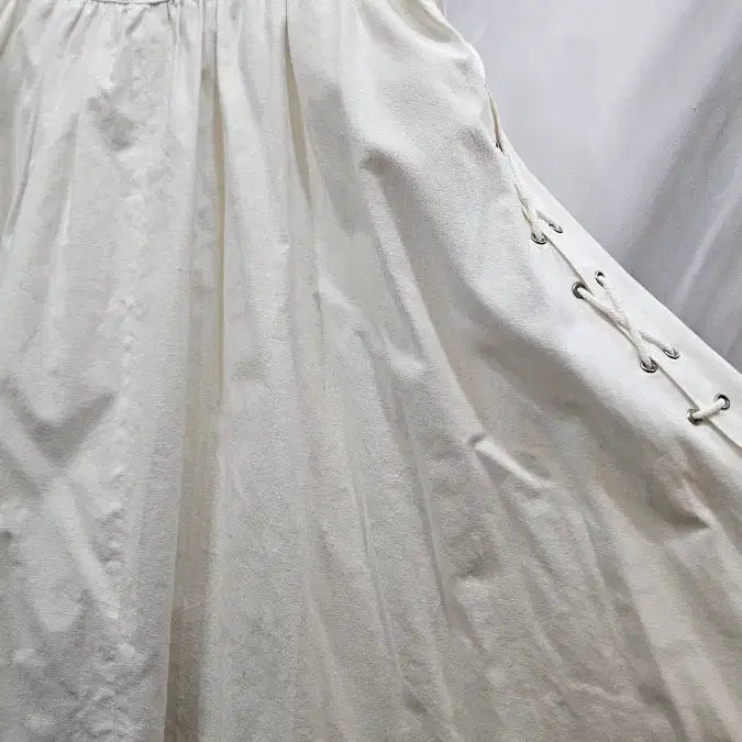 [BUNJANG] Sch White Flare Skirt / 일본제 아일렛 디자인 면100 화이트 플레어 스커트  sch