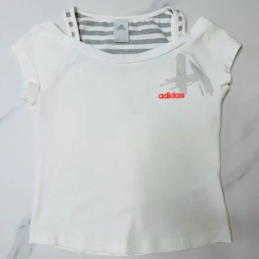 [BUNJANG] Adidas Off-Shoulder Crop Top / 아디다스 오프숄더 크롭티