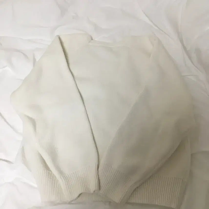 [BUNJANG] K Club Round Neck Knit Sweater / 케이클럽 라운드넥 니트