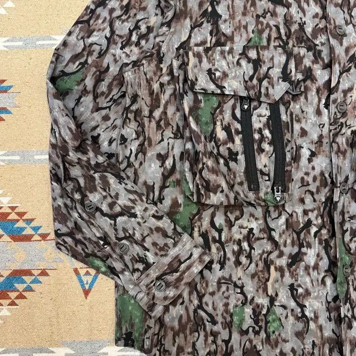 [BUNJANG] South2 West8 Tenkara Trout Shirt / [L] South2 West8 남이서팔 텐가라 트라우트 셔츠