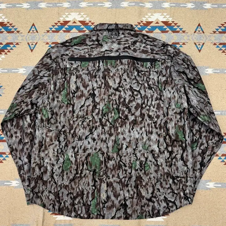 [BUNJANG] South2 West8 Tenkara Trout Shirt / [L] South2 West8 남이서팔 텐가라 트라우트 셔츠