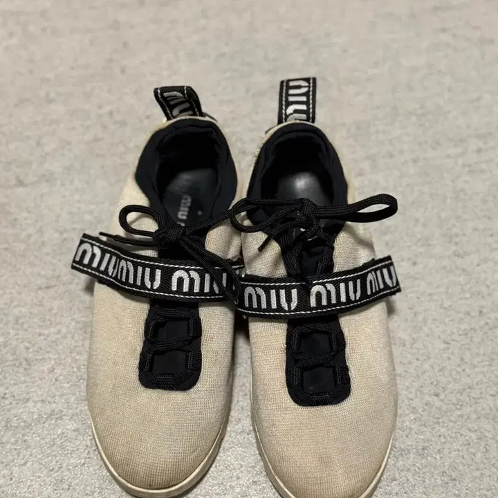 [BUNJANG] Miu Miu Sneakers - Size 36 / 미우미우 스니커즈 36