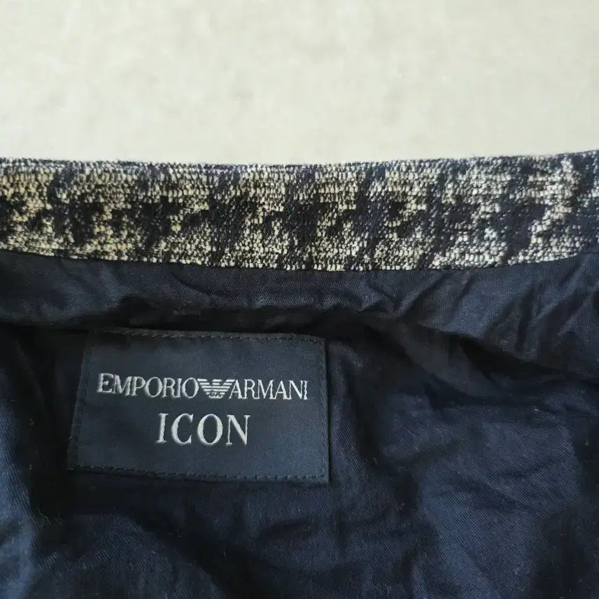 [BUNJANG] Emporio Armani ICON Tweed Jacket / 엠포리오 아르마니 ICON 여성 트위드 자켓 44-55