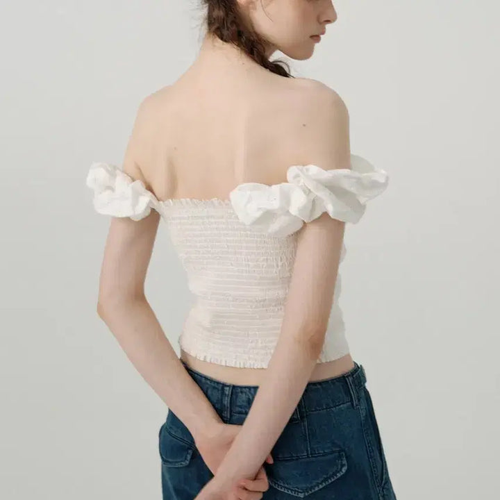 [BUNJANG] Thebarnett Flower Eyelet Scrunchie Top / 더바넷 플라워 아일렛 스크런치 탑