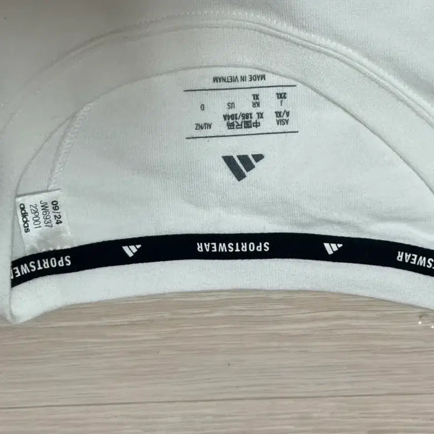 [BUNJANG] Adidas White Long Sleeve T-shirt / 아디다스 삼선 흰색 긴팔 티셔츠