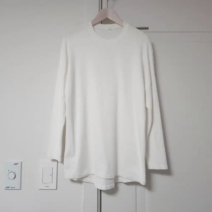 [BUNJANG] Ivory Layered T-Shirt / 아이보리 티셔츠 레이어드용 가능